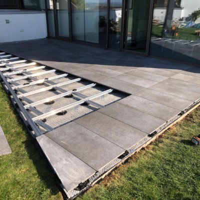 Terrassenbelag mit Aluminium-Unterkonstruktion